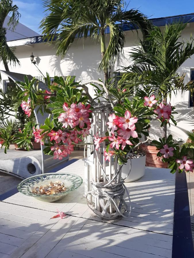 אורנג'סטאד Palmita Hotel Hostel מראה חיצוני תמונה