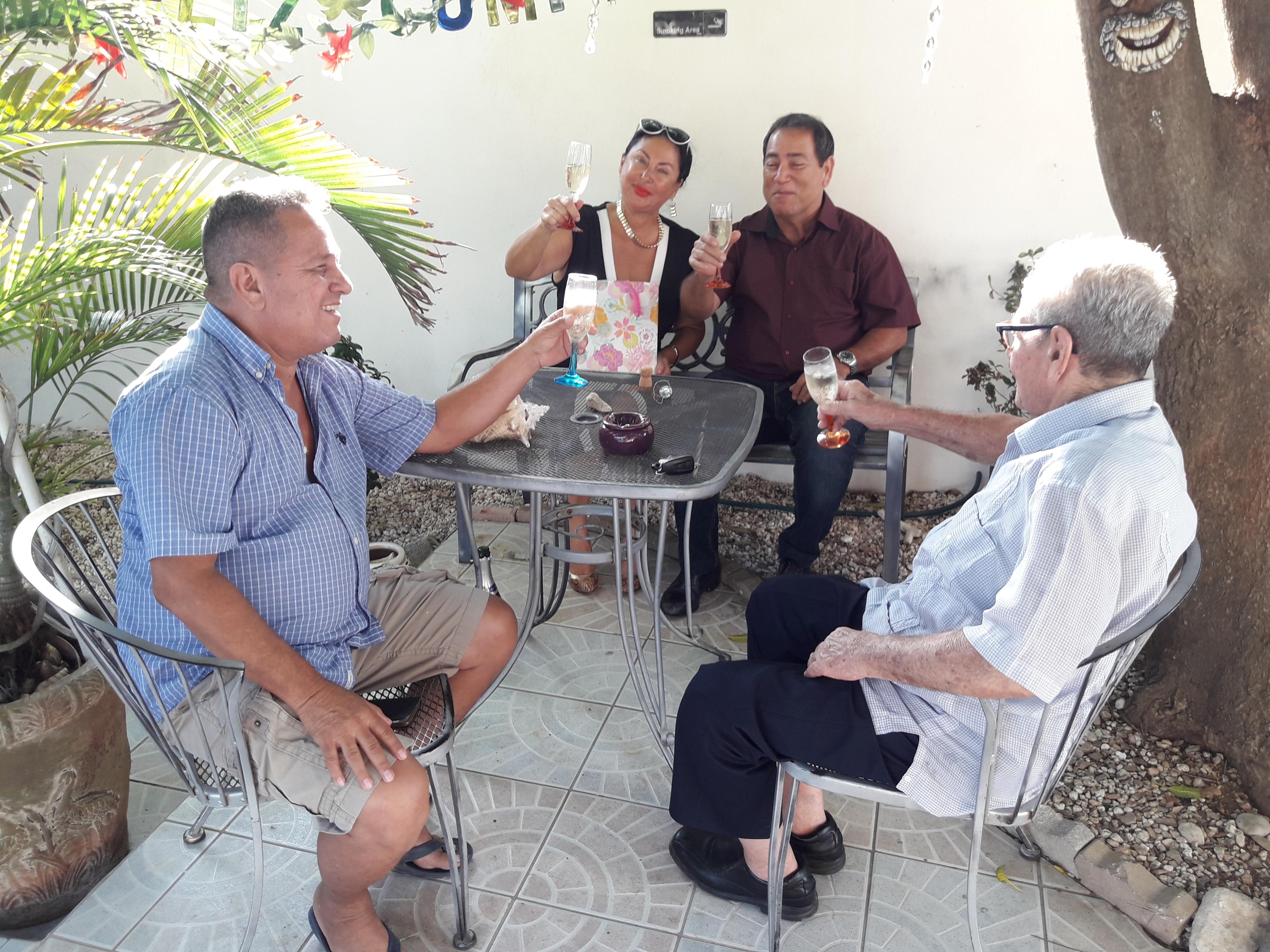 אורנג'סטאד Palmita Hotel Hostel מראה חיצוני תמונה