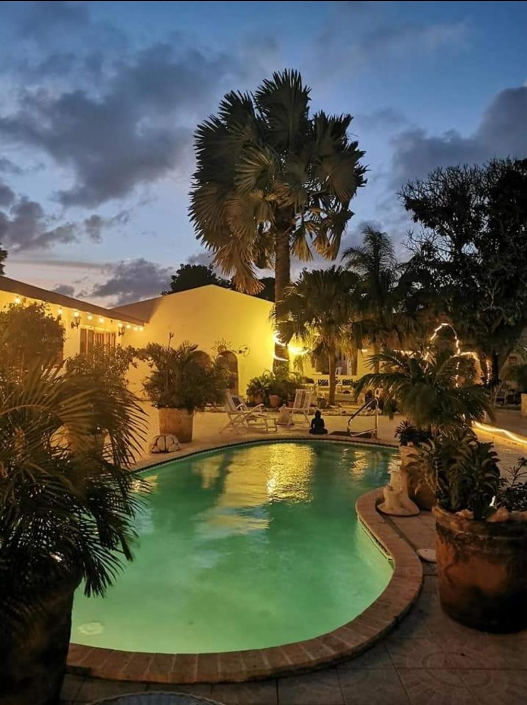 אורנג'סטאד Palmita Hotel Hostel מראה חיצוני תמונה